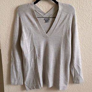 Eddie Bauer V-Neck lightweight sweater